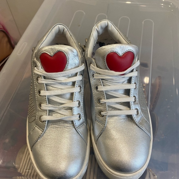 Moschino sneakers, gently used - Picture 3 of 5